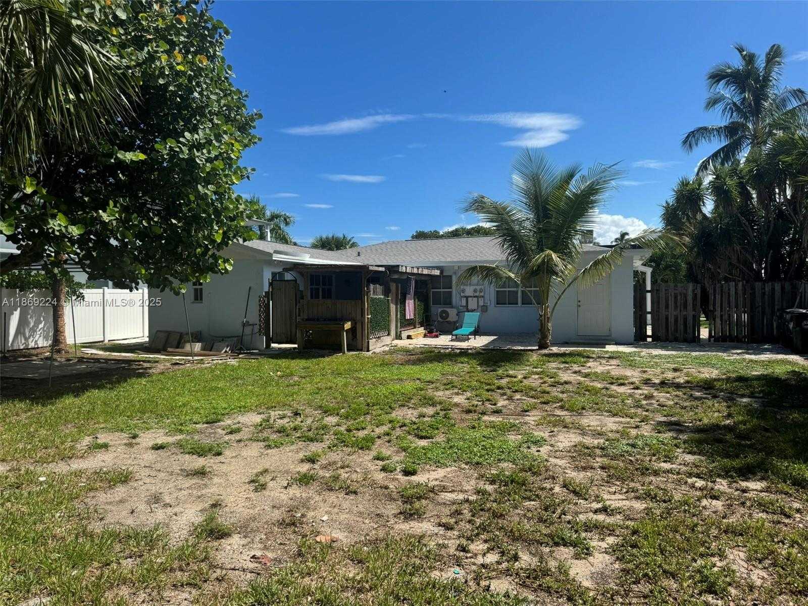 Small Image of 121 LINDA LN #3, Palm Beach Shores Number 47