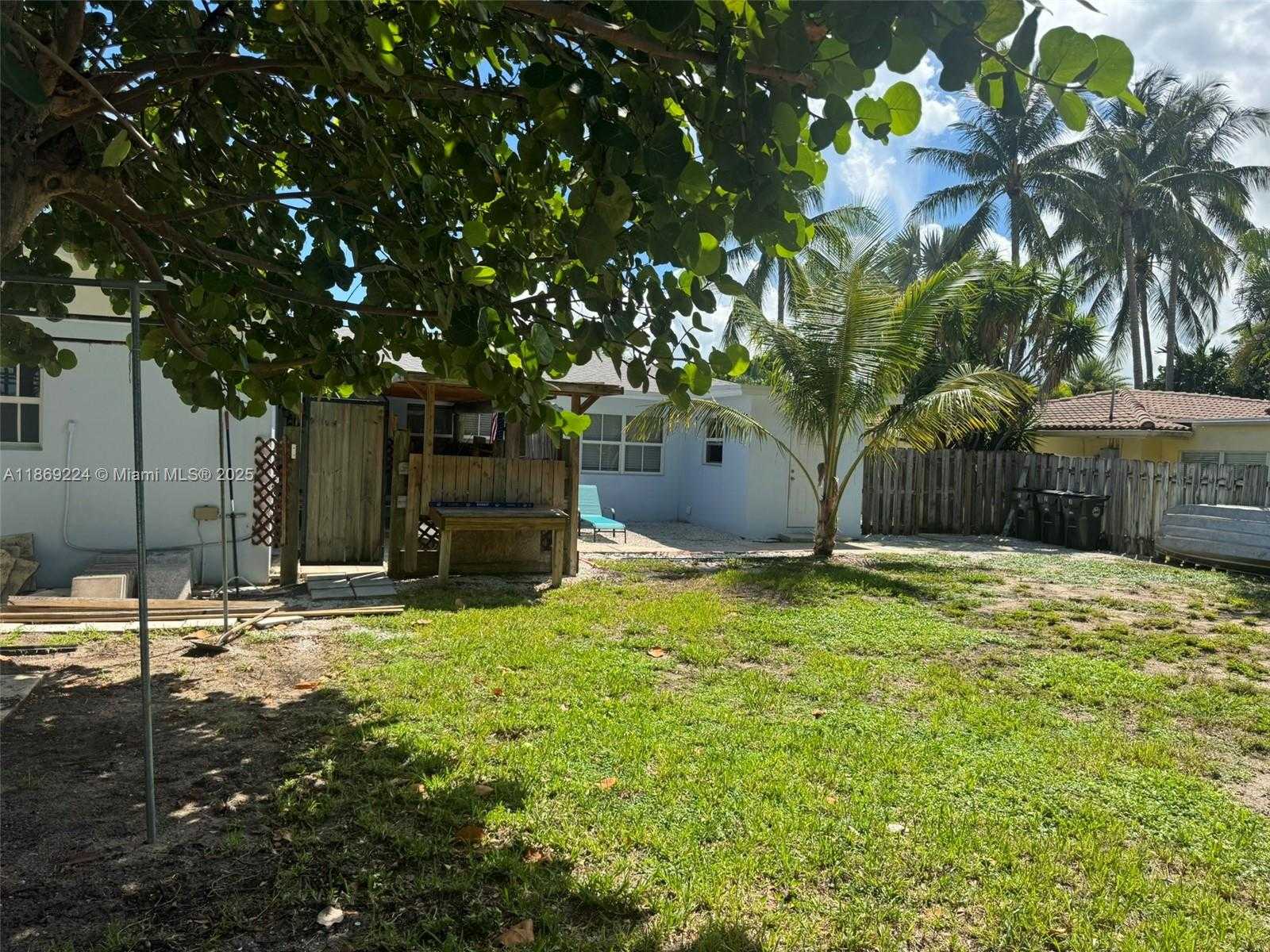 Small Image of 121 LINDA LN #3, Palm Beach Shores Number 49
