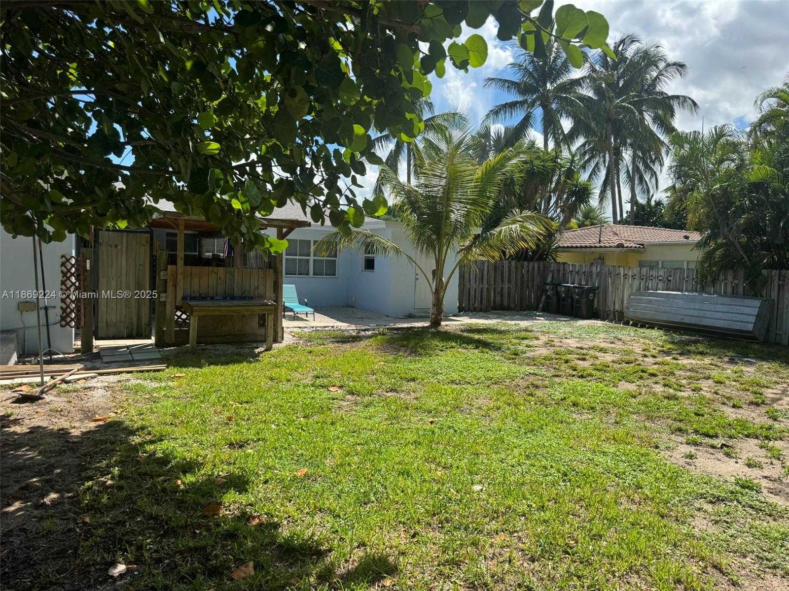Small Image of 121 LINDA LN #3, Palm Beach Shores Number 50