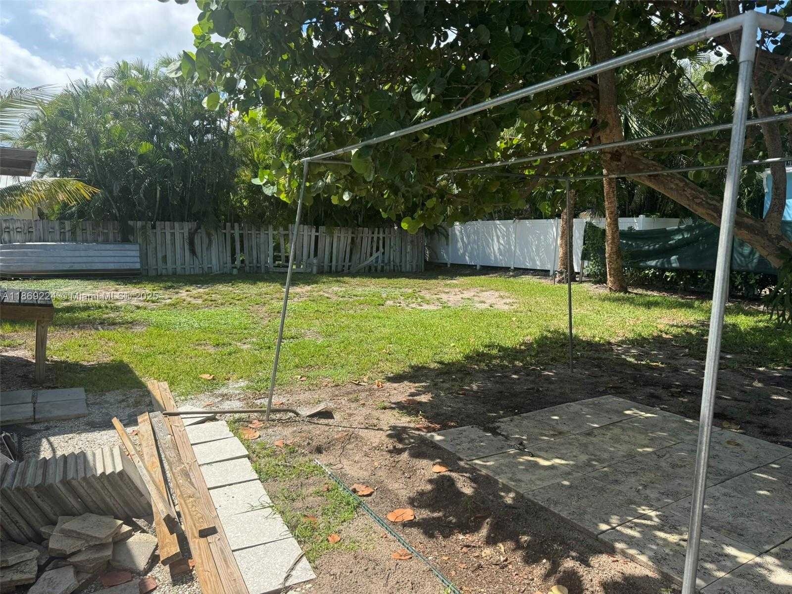 Small Image of 121 LINDA LN #3, Palm Beach Shores Number 53