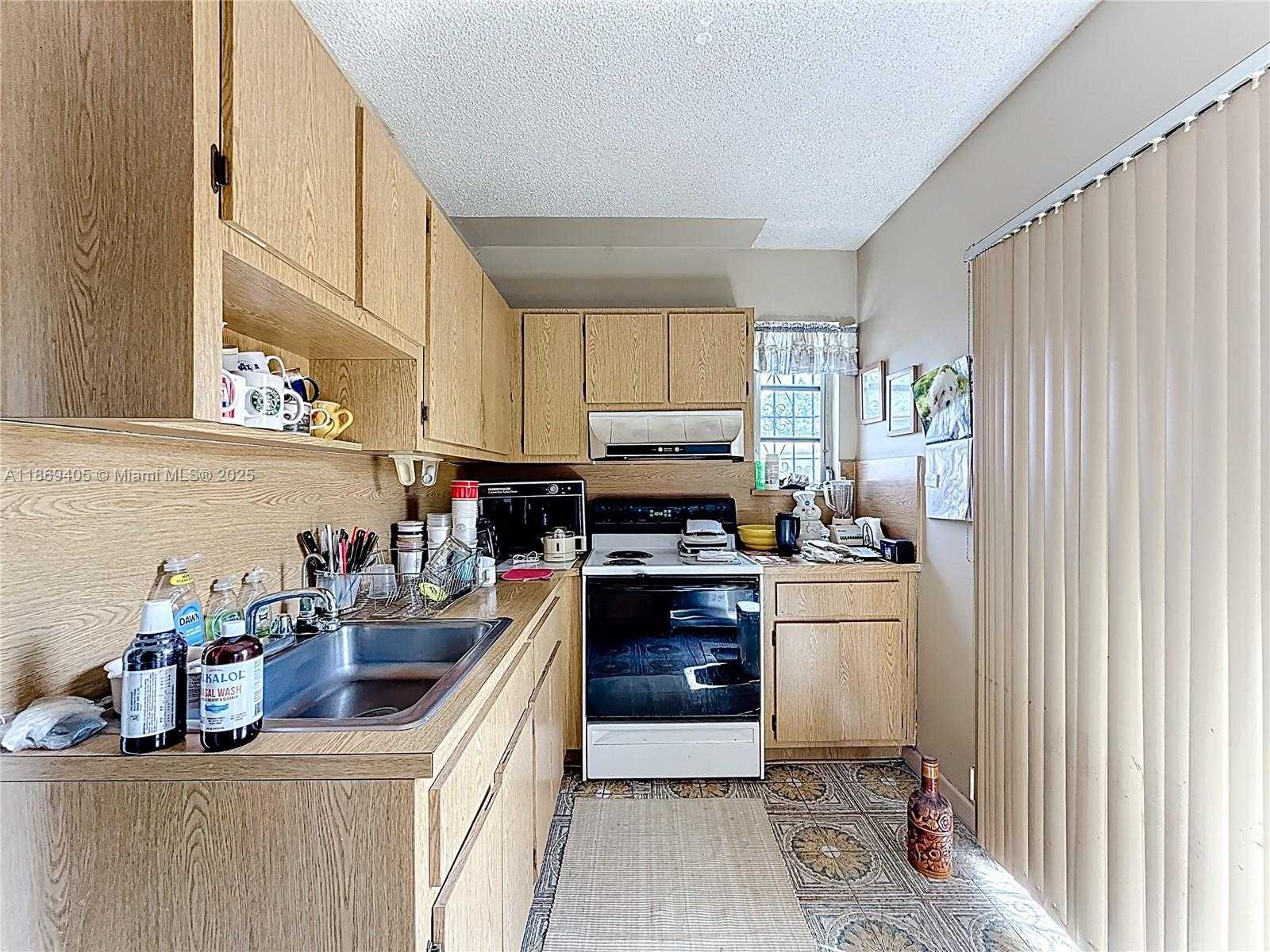 Small Image of 1055 NORTH WEST 32ND CT, Miami Number 13