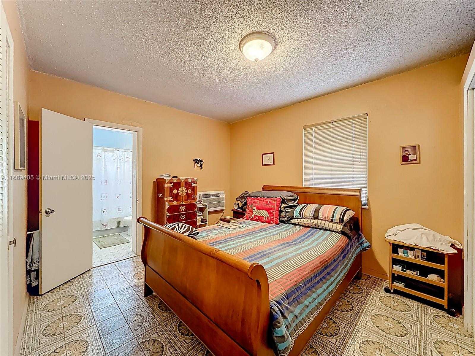 Small Image of 1055 NORTH WEST 32ND CT, Miami Number 16