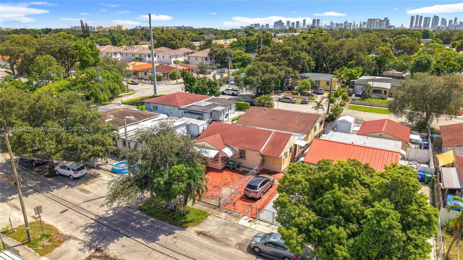 Small Image of 1055 NORTH WEST 32ND CT, Miami Number 4