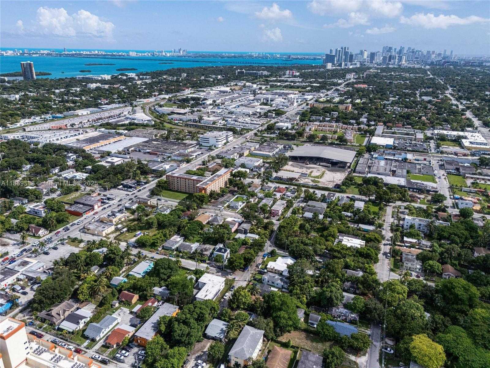 Small Image of 131 NORTH EAST 77TH ST, Miami Number 11