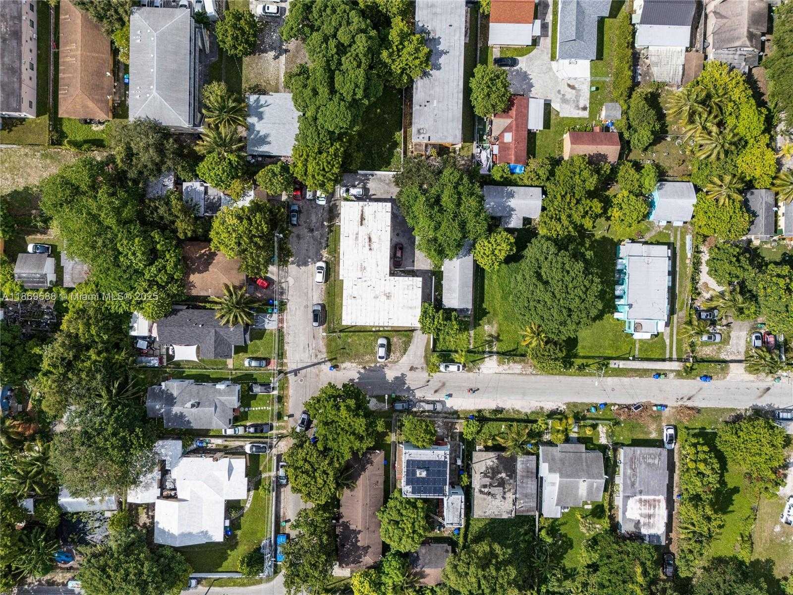 Small Image of 131 NORTH EAST 77TH ST, Miami Number 12