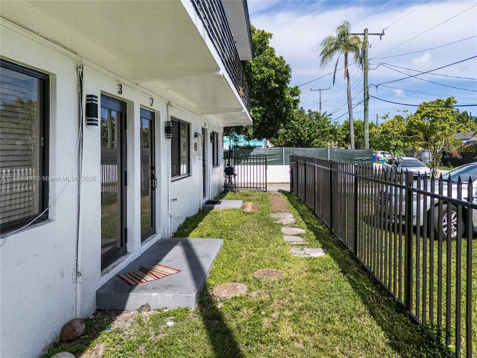 Small Image of 131 NORTH EAST 77TH ST, Miami Number 13
