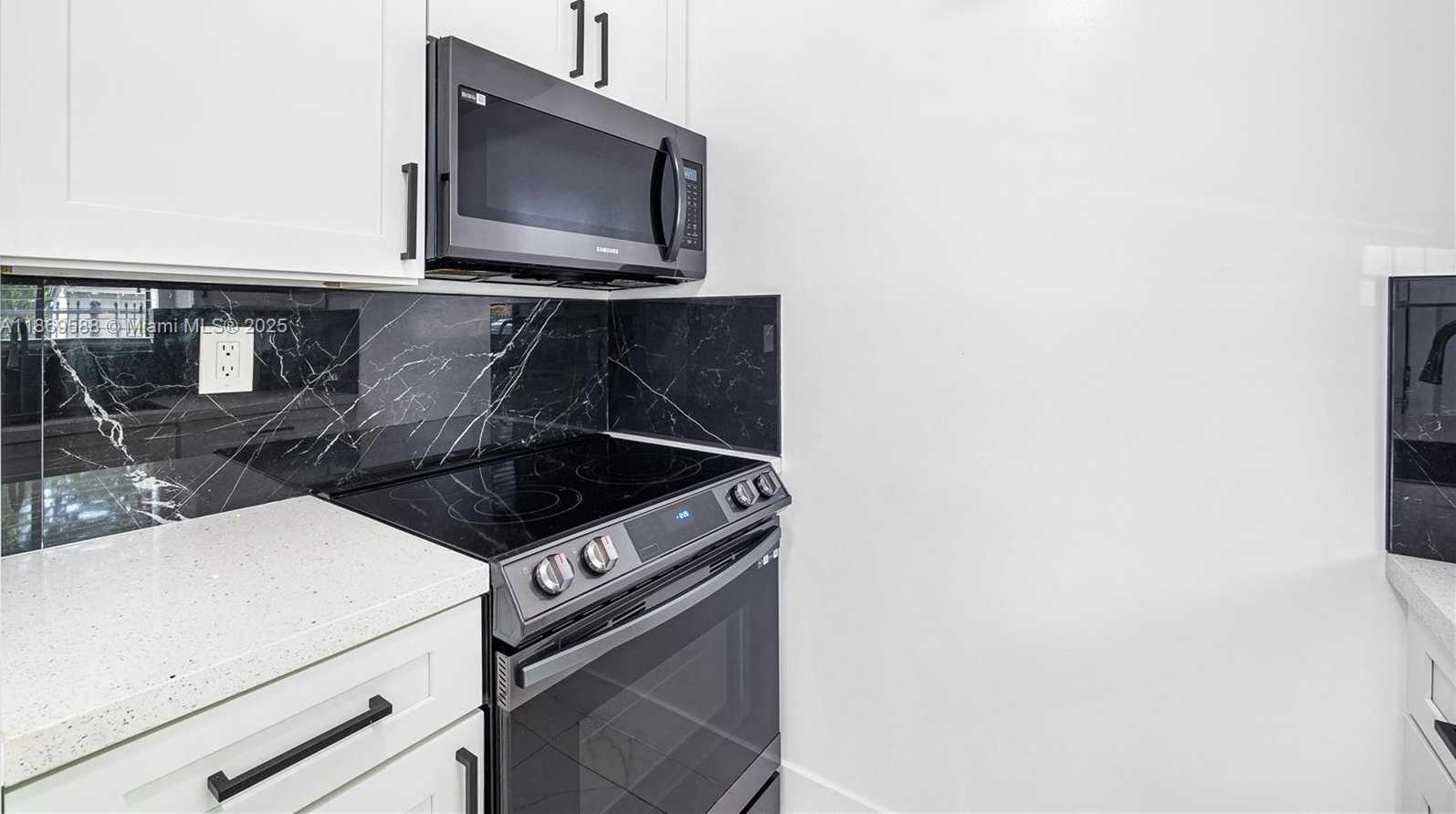 Small Image of 131 NORTH EAST 77TH ST, Miami Number 35