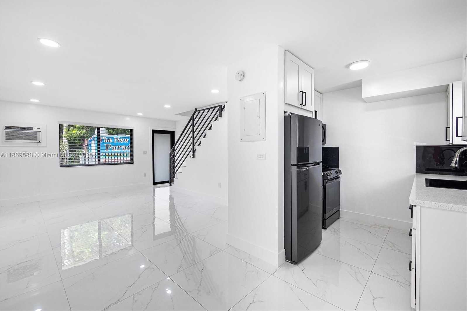 Small Image of 131 NORTH EAST 77TH ST, Miami Number 38