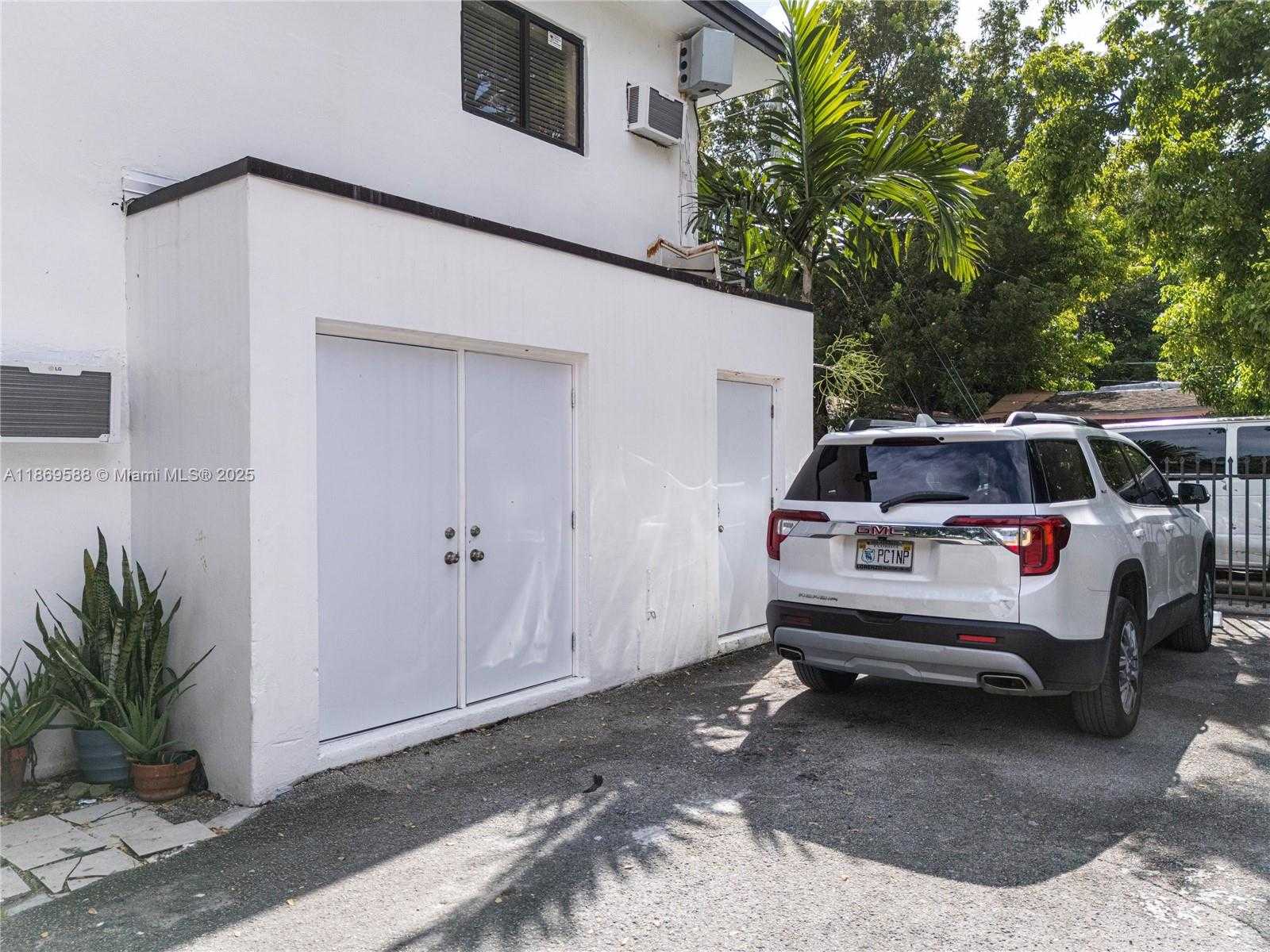 Small Image of 131 NORTH EAST 77TH ST, Miami Number 4