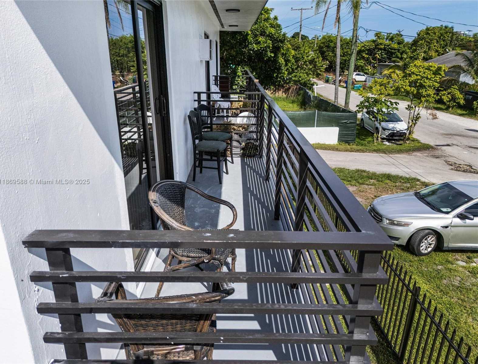 Small Image of 131 NORTH EAST 77TH ST, Miami Number 41