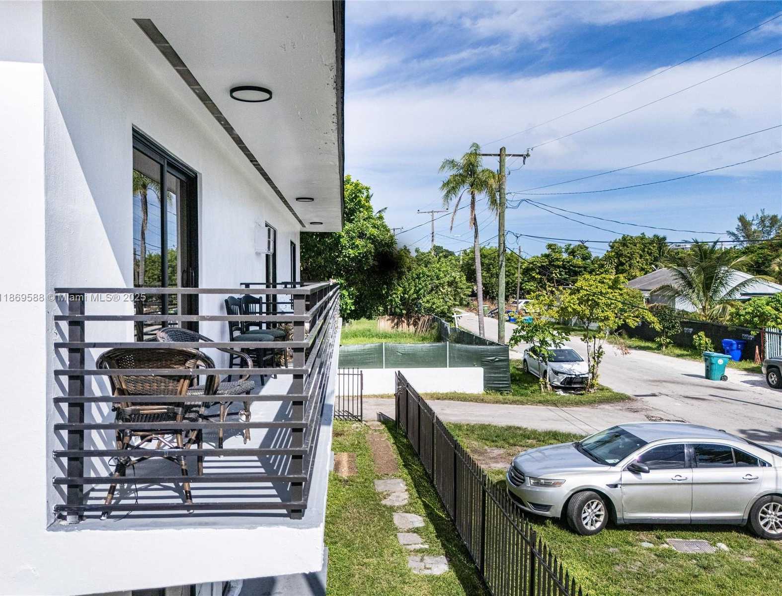 Small Image of 131 NORTH EAST 77TH ST, Miami Number 43