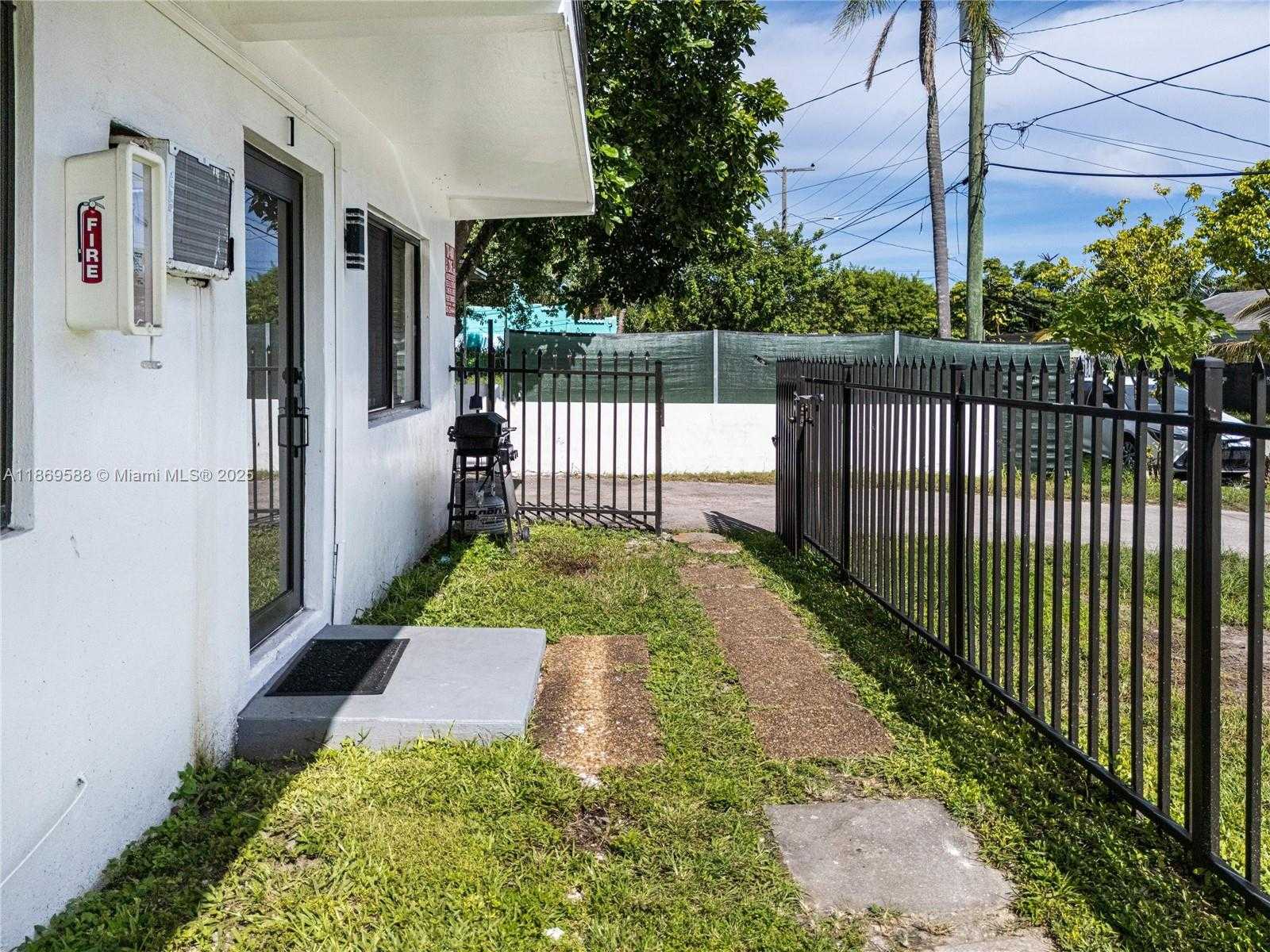 Small Image of 131 NORTH EAST 77TH ST, Miami Number 6