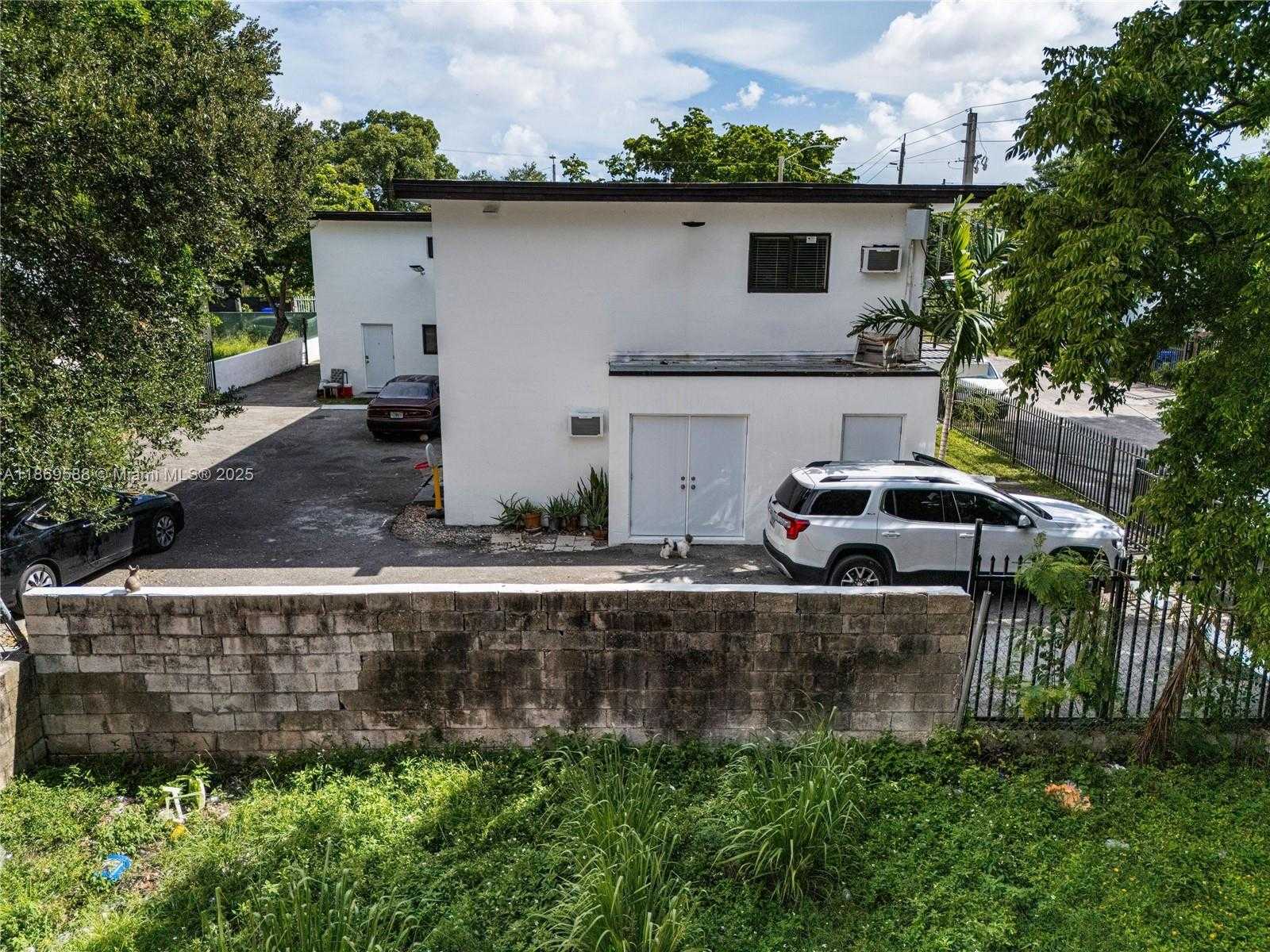 Small Image of 131 NORTH EAST 77TH ST, Miami Number 7