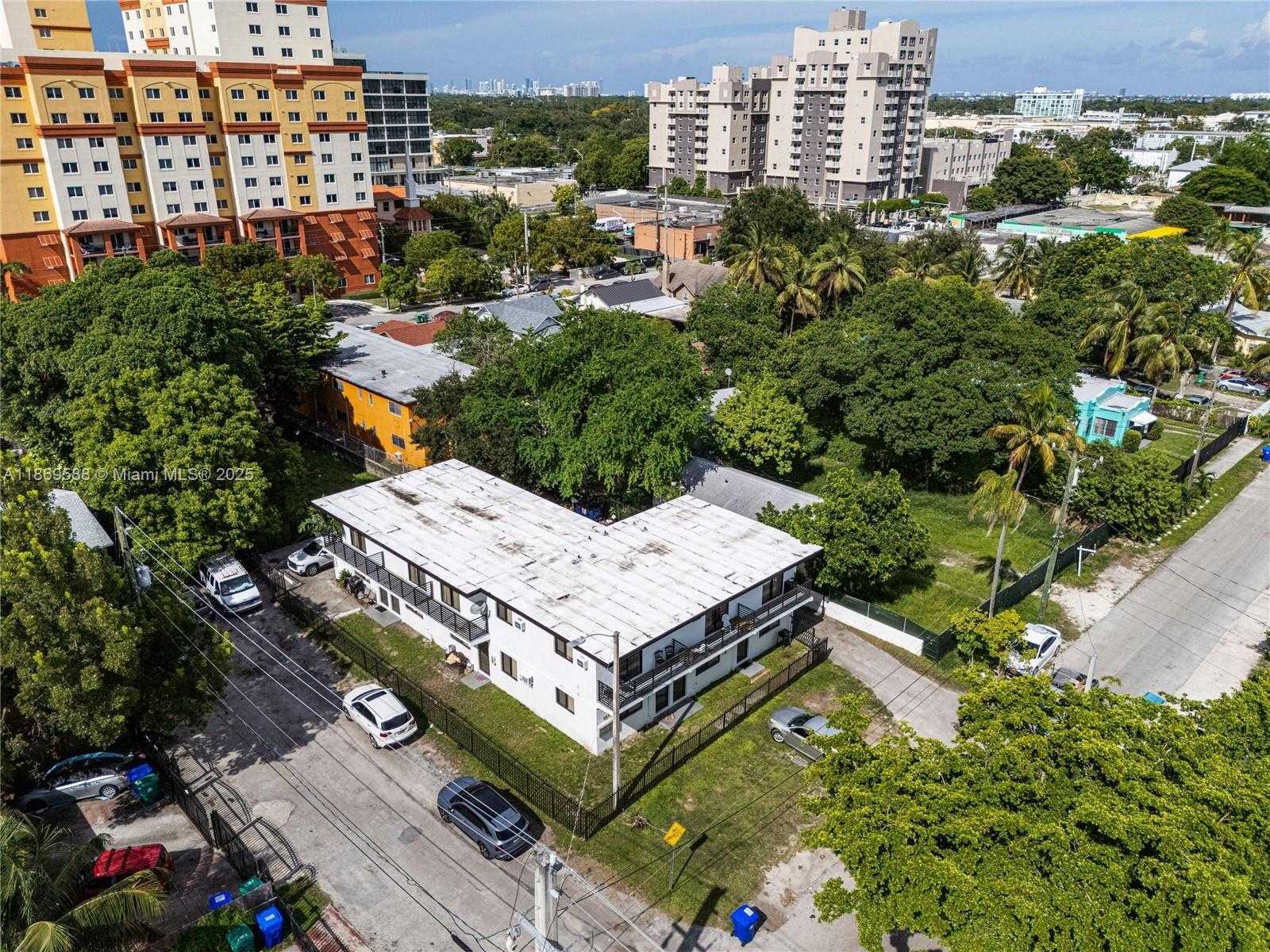 Small Image of 131 NORTH EAST 77TH ST, Miami Number 9