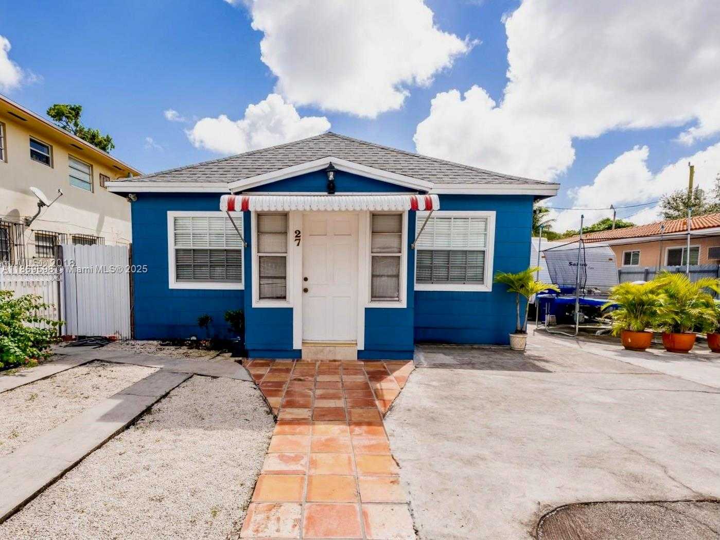 Small Image of 27 SOUTH WEST 55TH AVE RD, Miami Number 2
