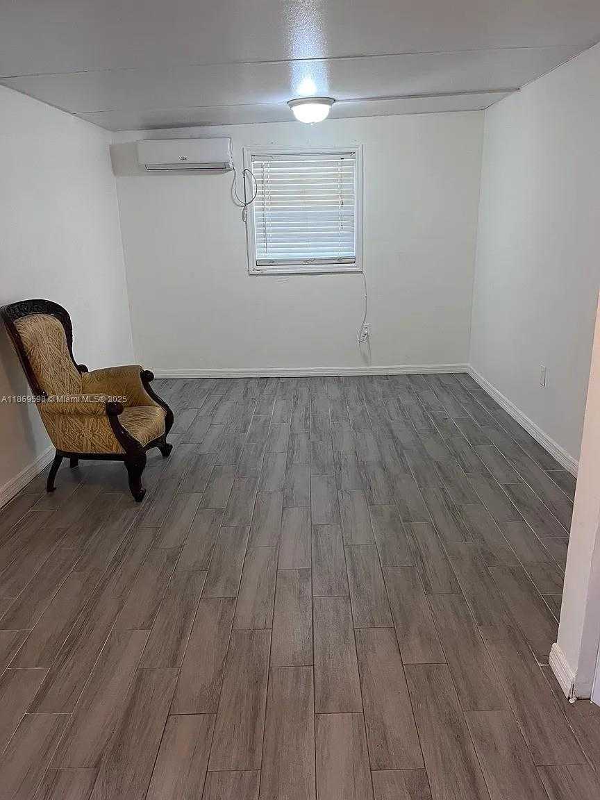 Small Image of 27 SOUTH WEST 55TH AVE RD, Miami Number 5