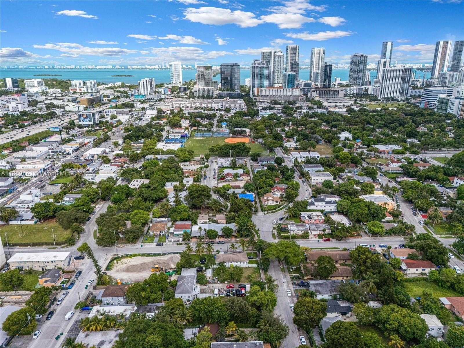 Small Image of 301 NORTH WEST 34TH ST, Miami Number 13