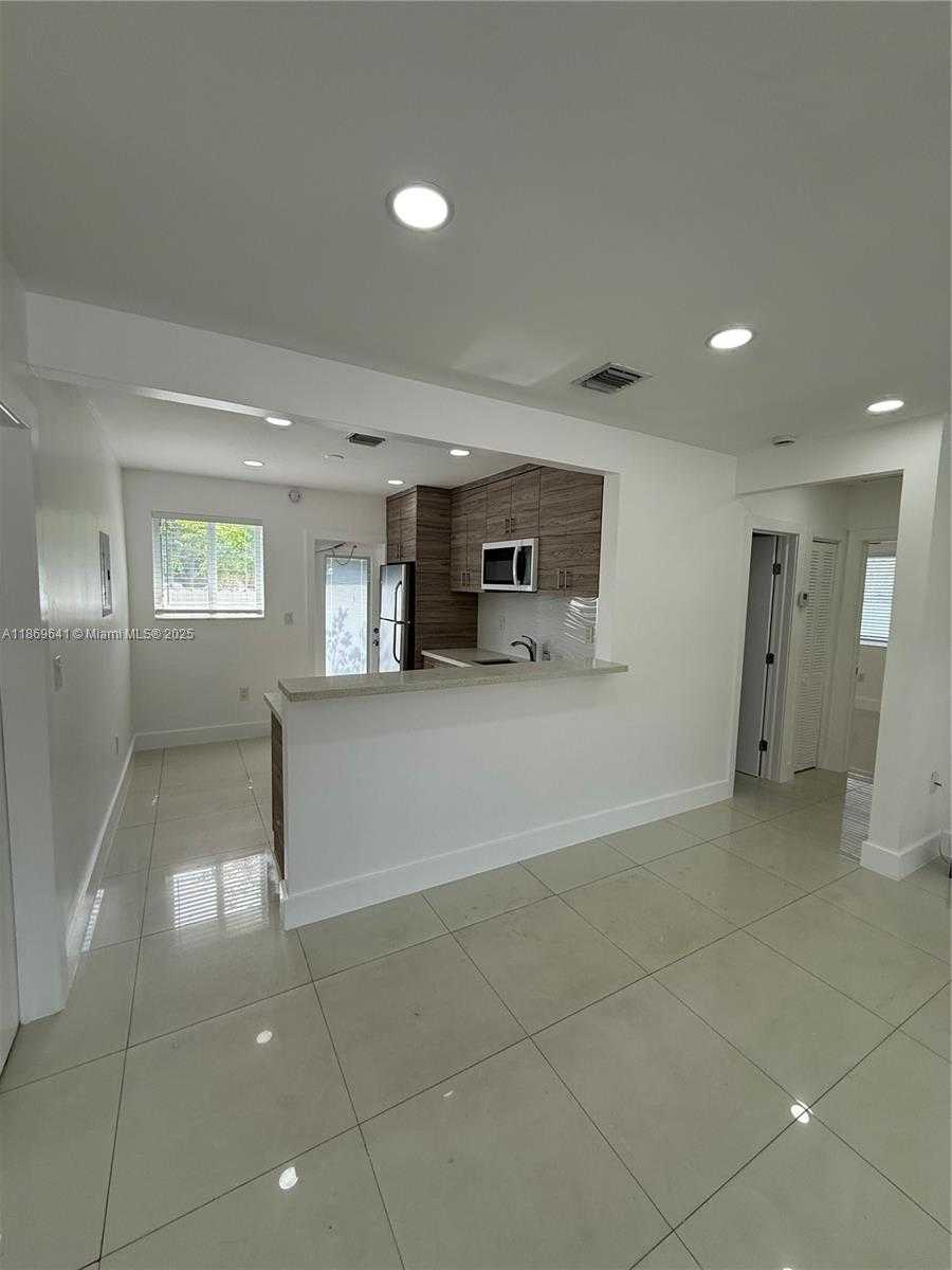 Small Image of 301 NORTH WEST 34TH ST, Miami Number 34