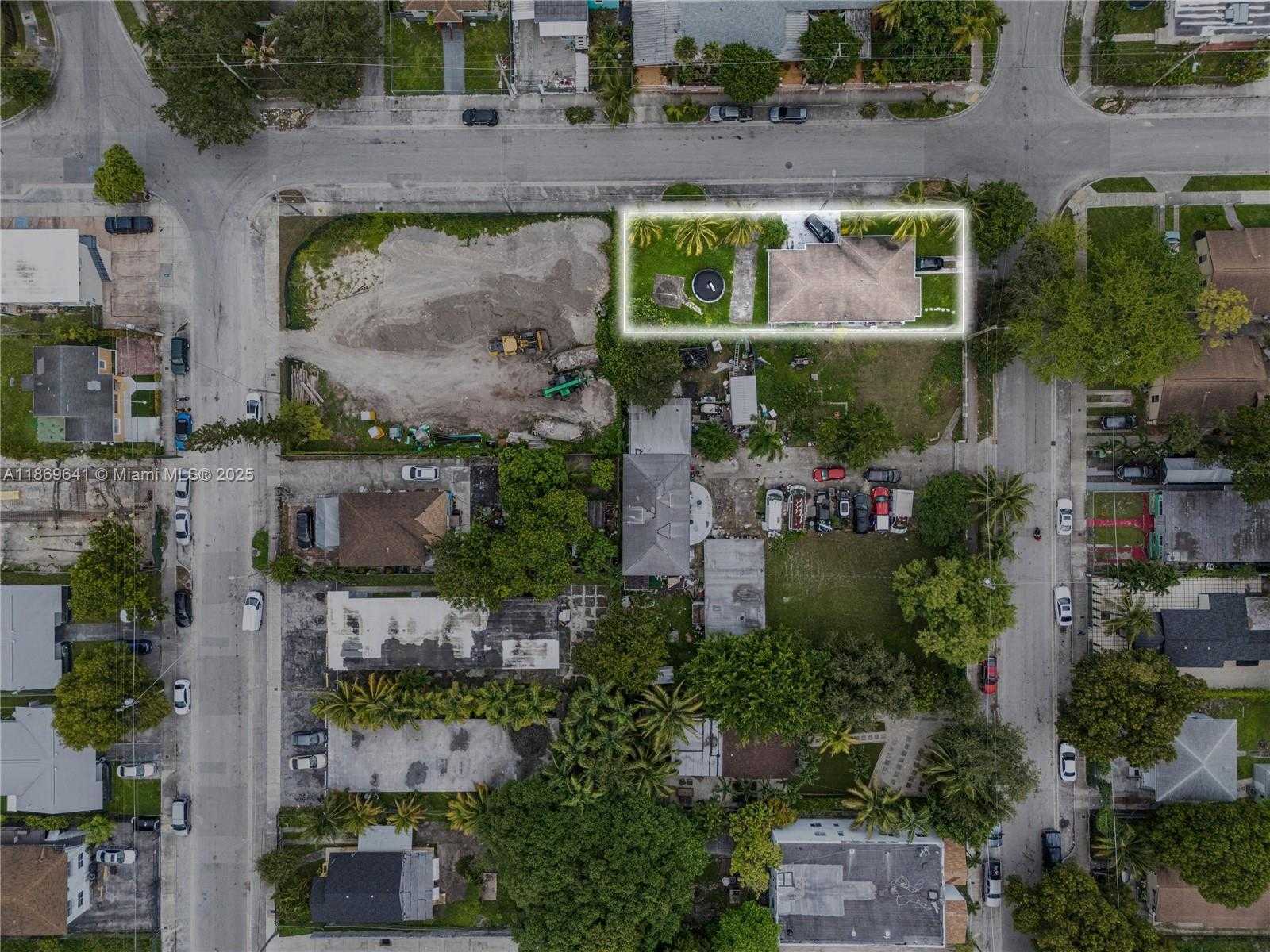 Small Image of 301 NORTH WEST 34TH ST, Miami Number 4