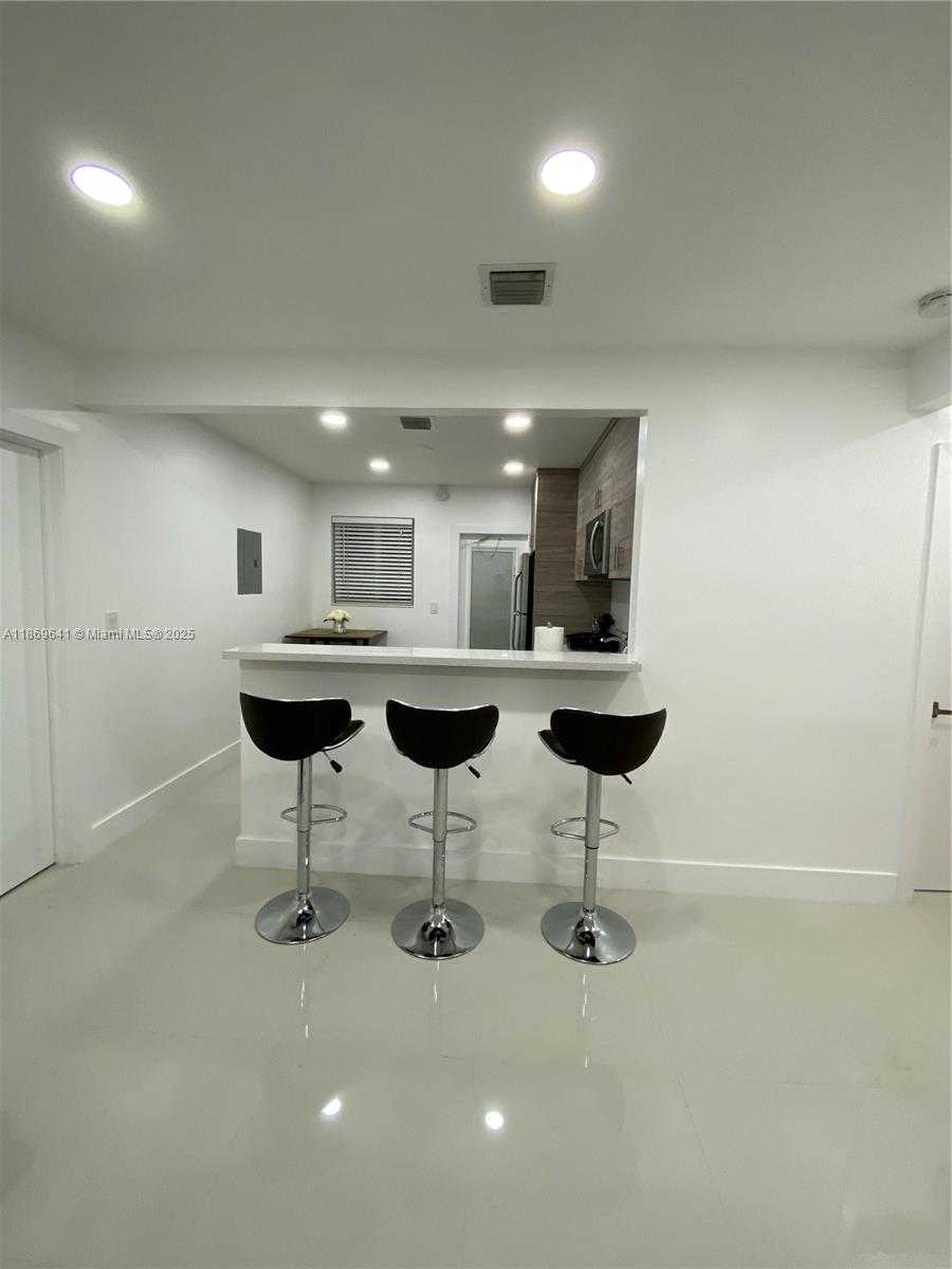 Small Image of 301 NORTH WEST 34TH ST, Miami Number 42