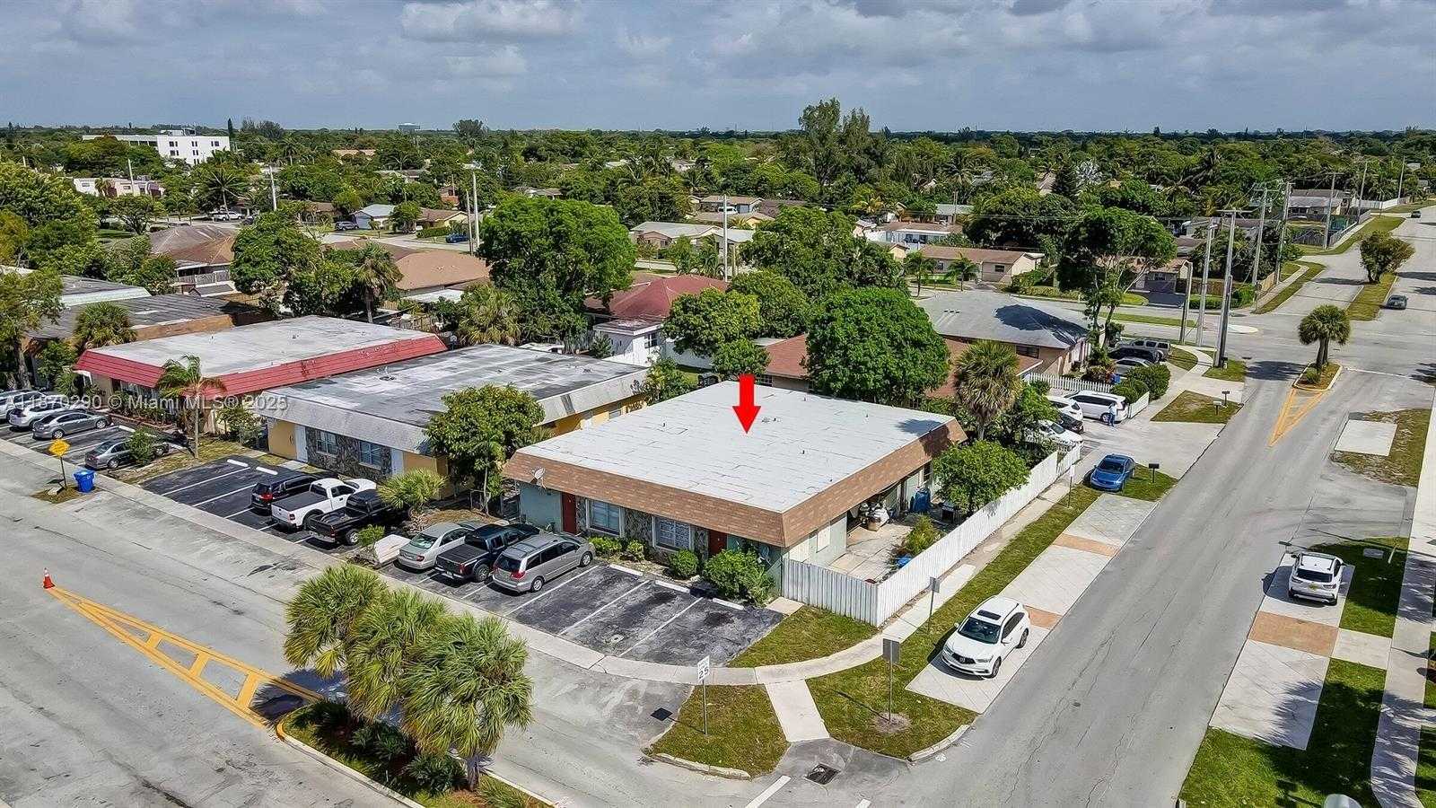 Small Image of 7801 SOUTH WEST 10TH ST, North Lauderdale Number 4