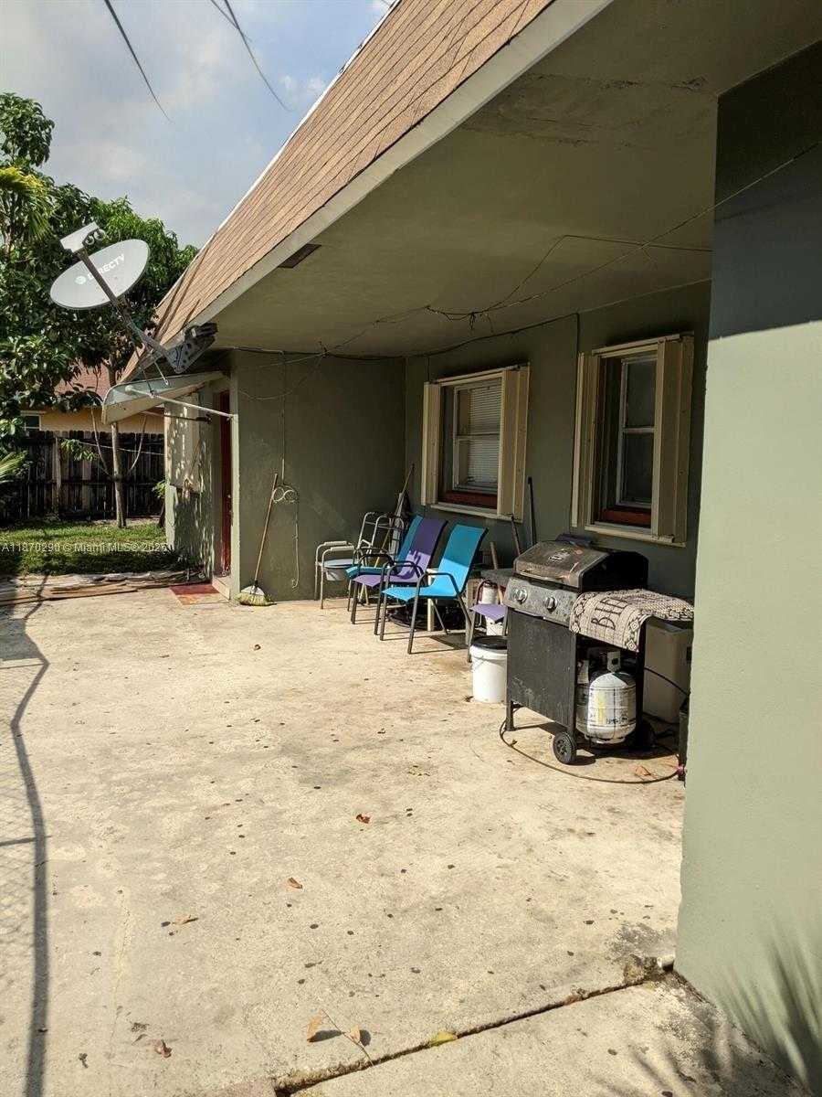 Small Image of 7801 SOUTH WEST 10TH ST, North Lauderdale Number 5