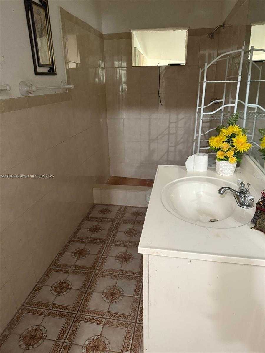 Small Image of 1260 SOUTH WEST 5TH ST #4, Miami Number 10