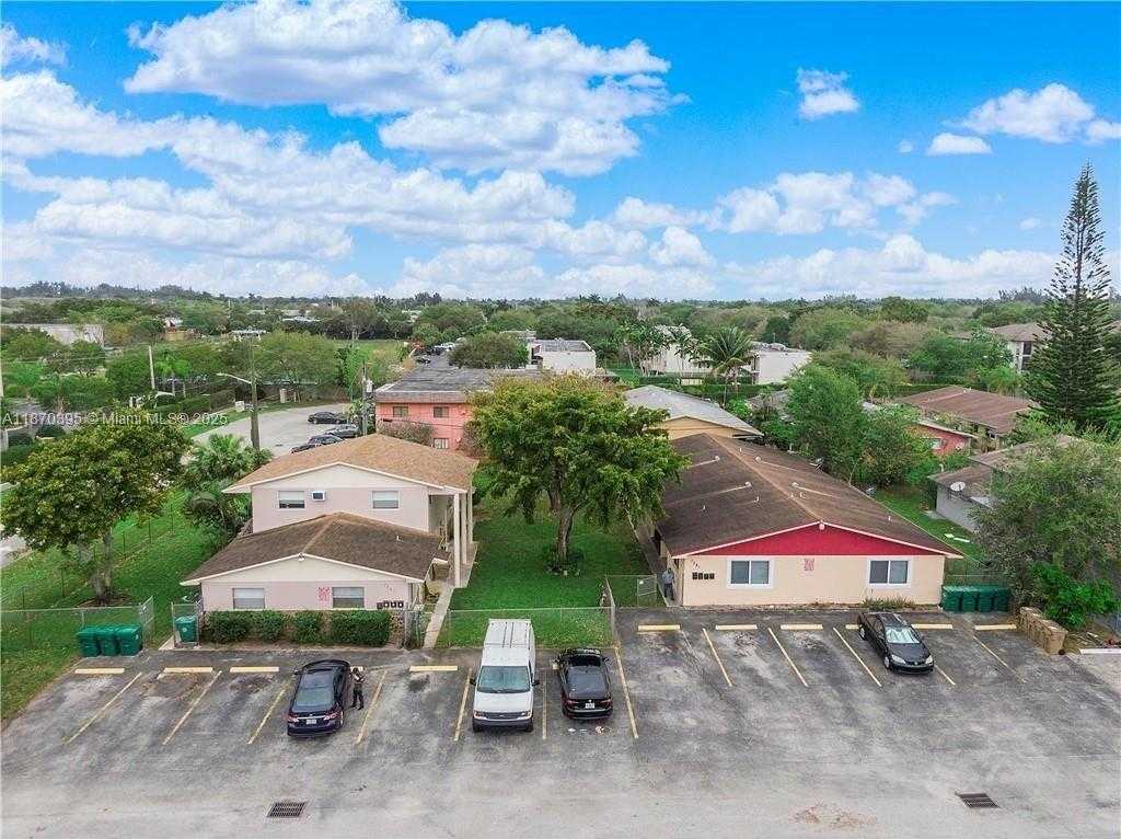 Small Image of 7391 NORTH WEST 37TH ST, Hollywood Number 11