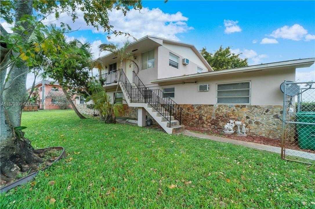 Small Image of 7391 NORTH WEST 37TH ST, Hollywood Number 2