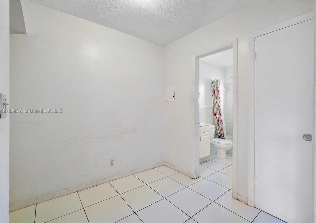 Small Image of 7391 NORTH WEST 37TH ST, Hollywood Number 5