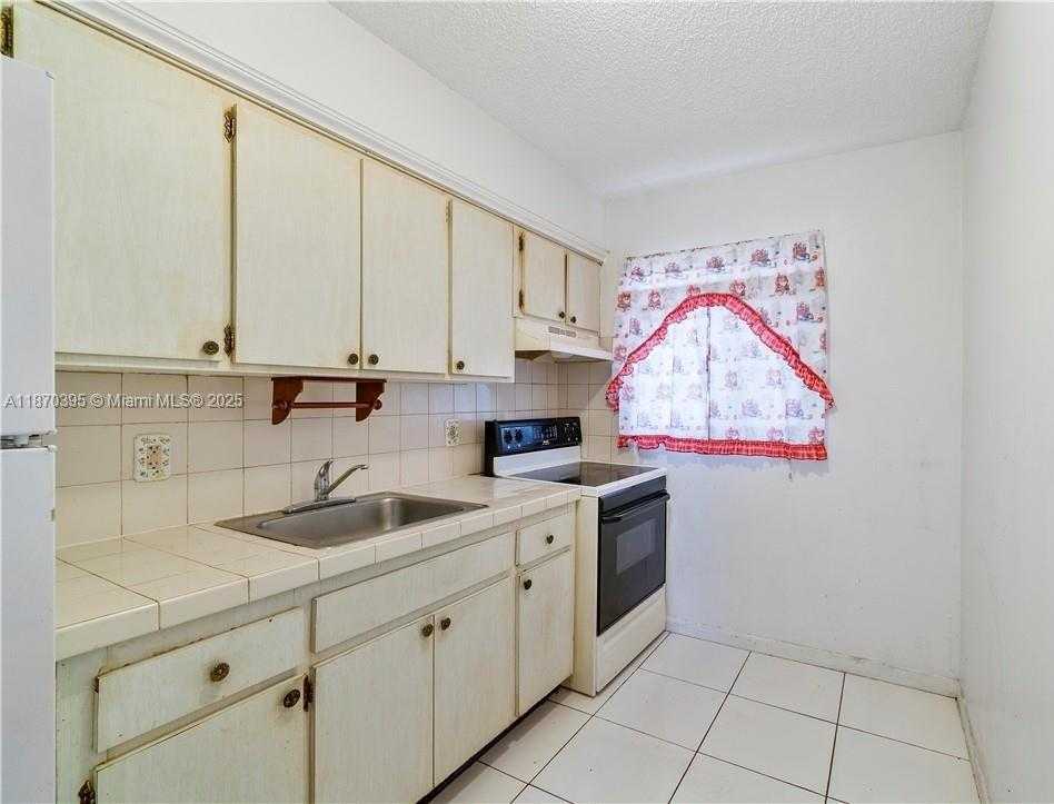 Small Image of 7391 NORTH WEST 37TH ST, Hollywood Number 7