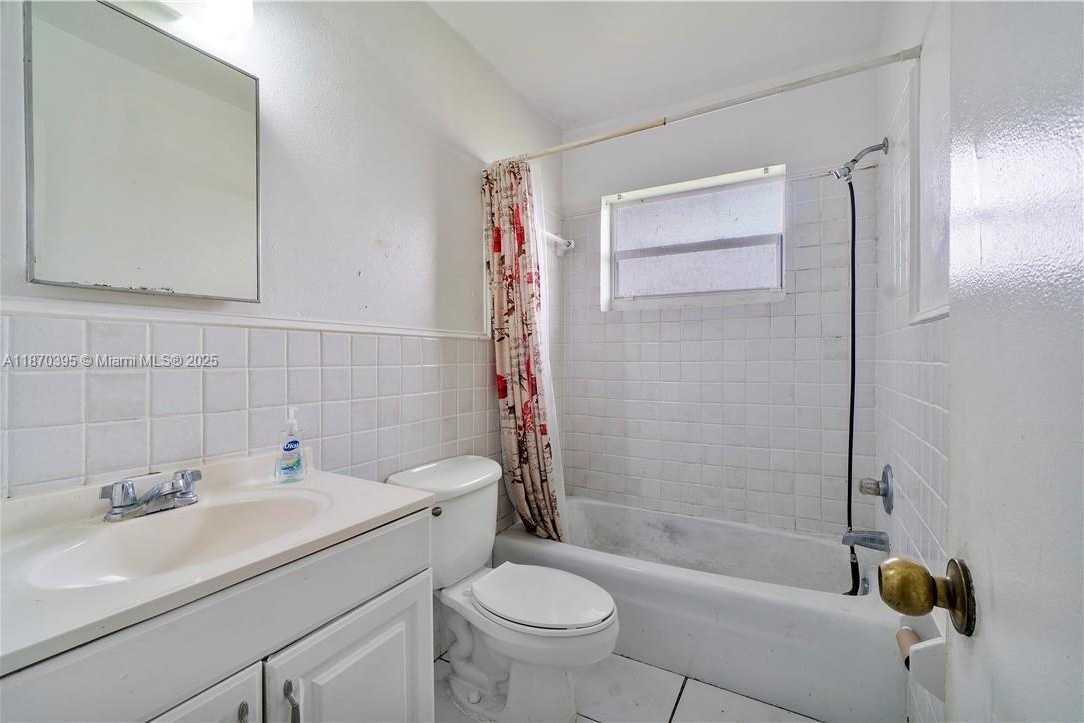 Small Image of 7391 NORTH WEST 37TH ST, Hollywood Number 9