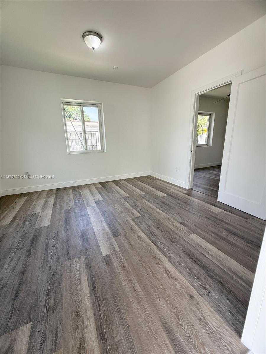 Small Image of 1450 NORTH WEST 35TH ST, Miami Number 13