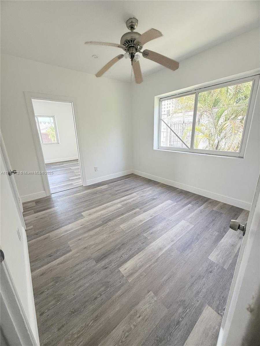Small Image of 1450 NORTH WEST 35TH ST, Miami Number 14