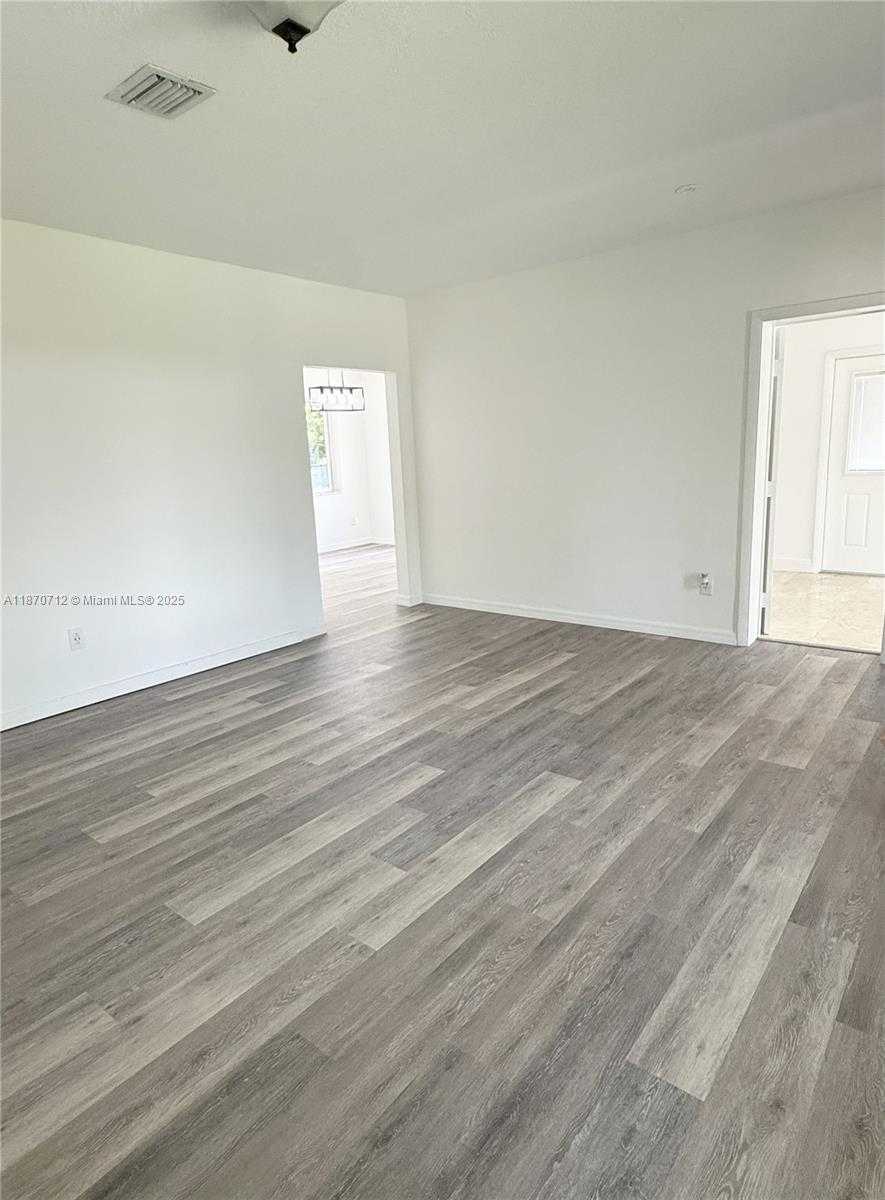 Small Image of 1450 NORTH WEST 35TH ST, Miami Number 3