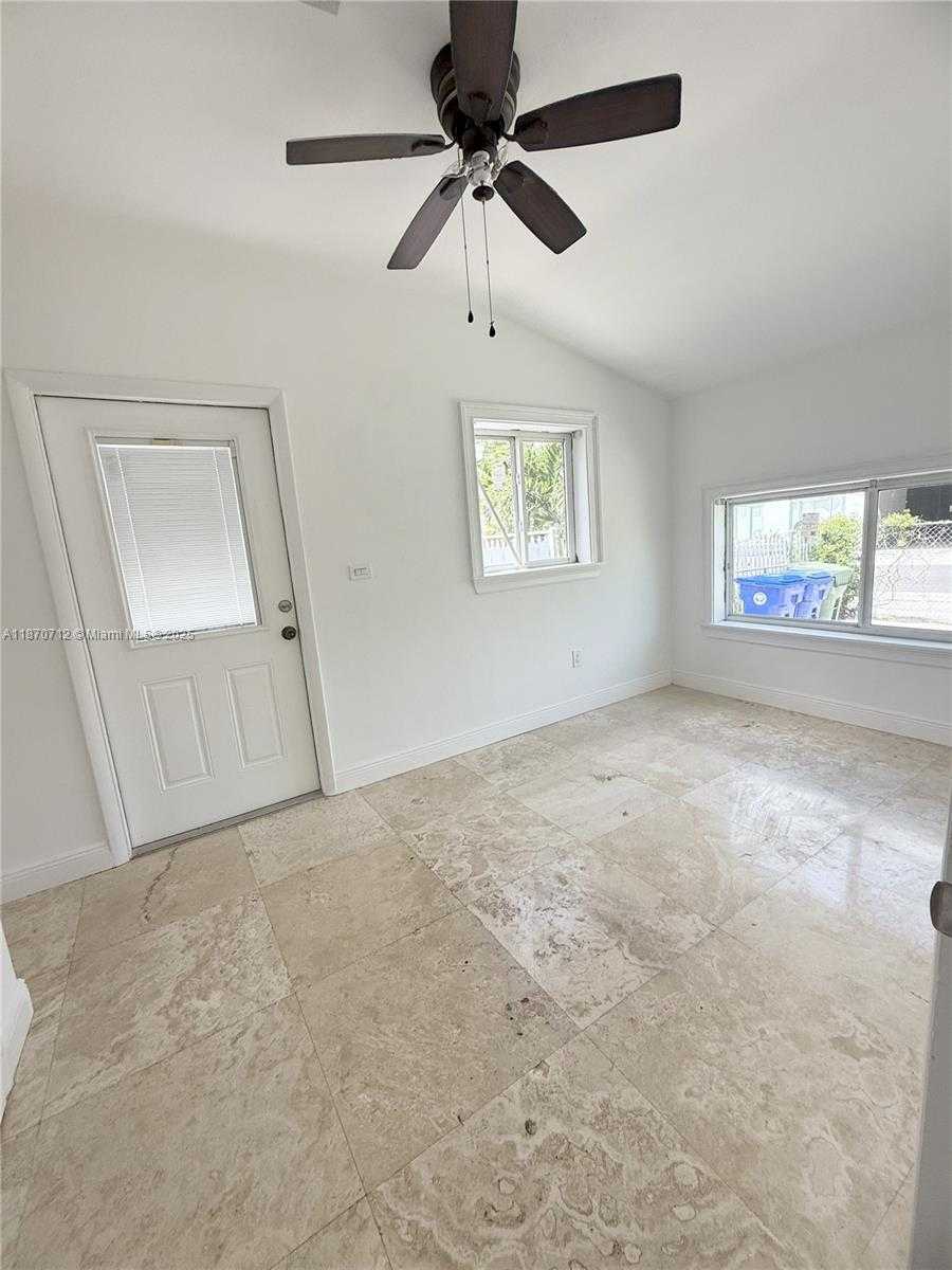 Small Image of 1450 NORTH WEST 35TH ST, Miami Number 4
