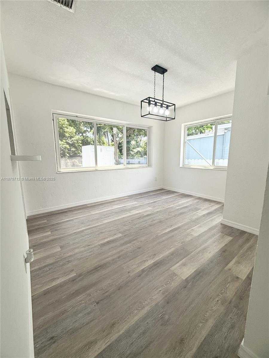 Small Image of 1450 NORTH WEST 35TH ST, Miami Number 6