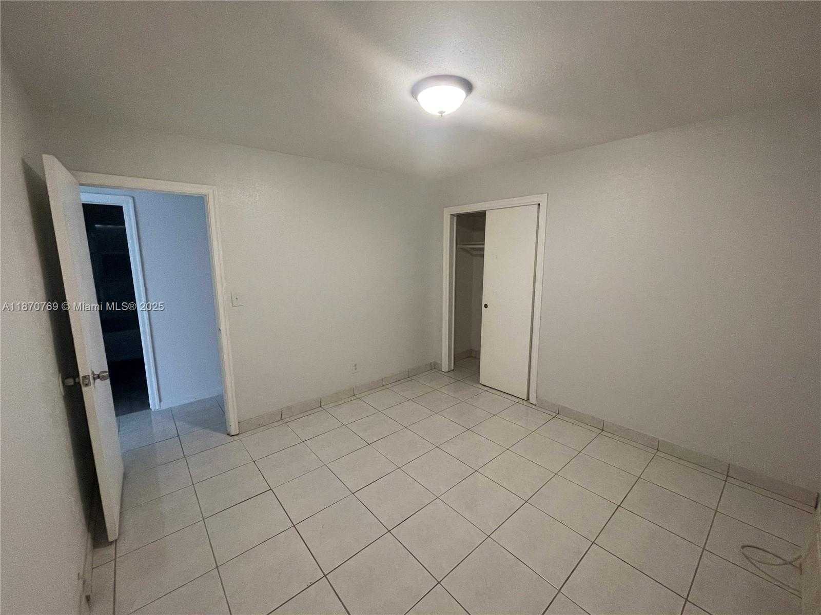 Small Image of 1719 LINCOLN ST #4, Hollywood Number 13