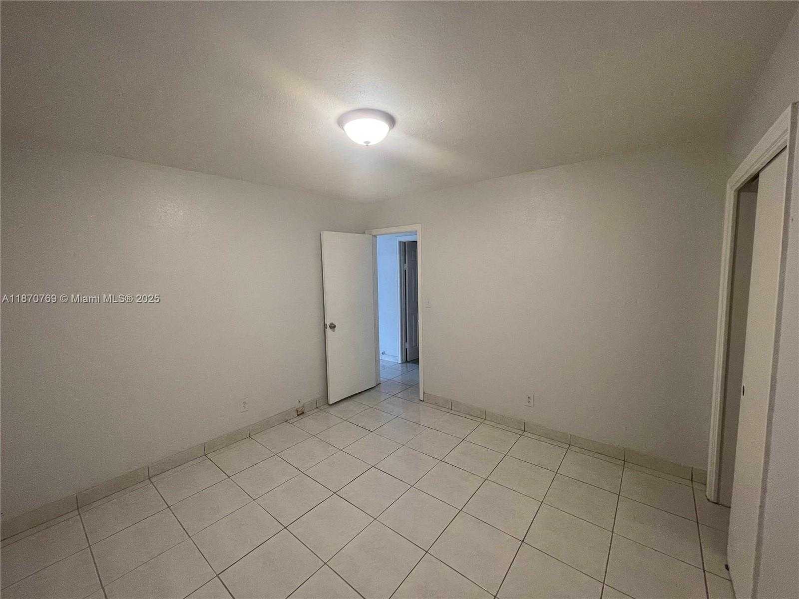 Small Image of 1719 LINCOLN ST #4, Hollywood Number 14