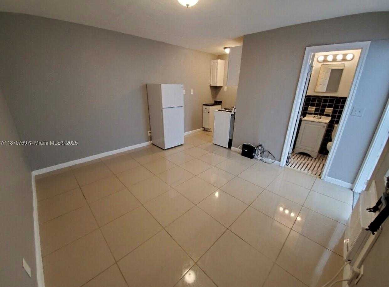 Small Image of 1719 LINCOLN ST #4, Hollywood Number 16