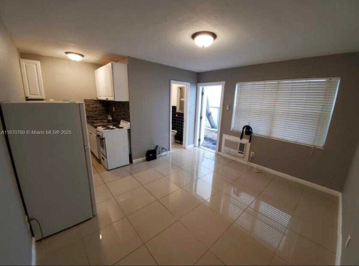 Small Image of 1719 LINCOLN ST #4, Hollywood Number 19