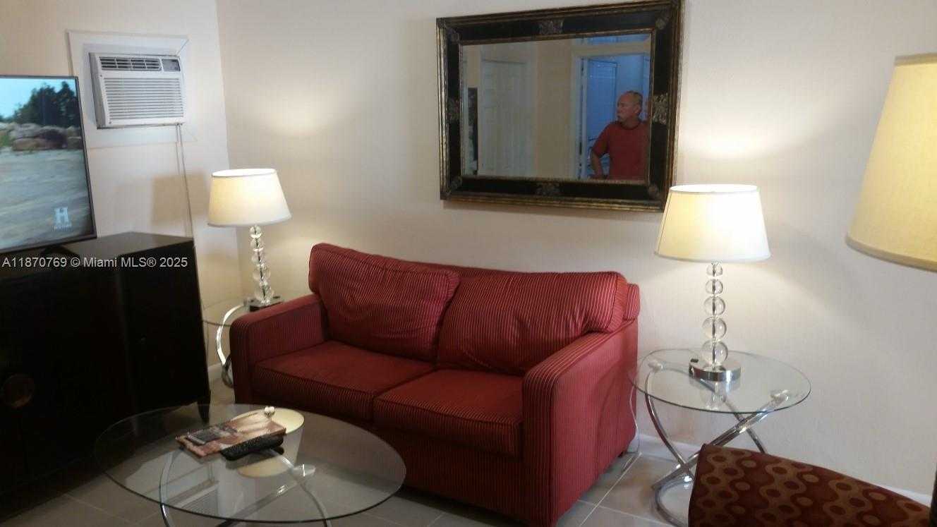 Small Image of 1719 LINCOLN ST #4, Hollywood Number 32