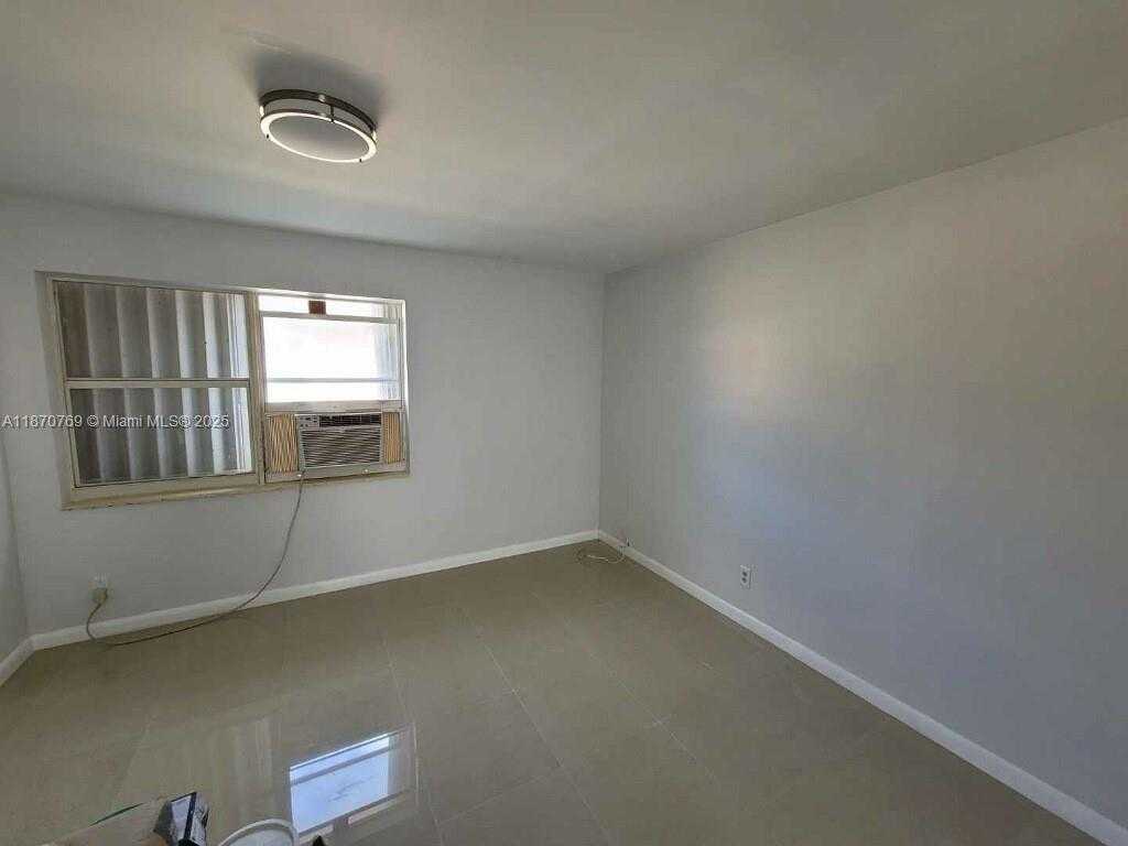 Small Image of 1719 LINCOLN ST #4, Hollywood Number 41