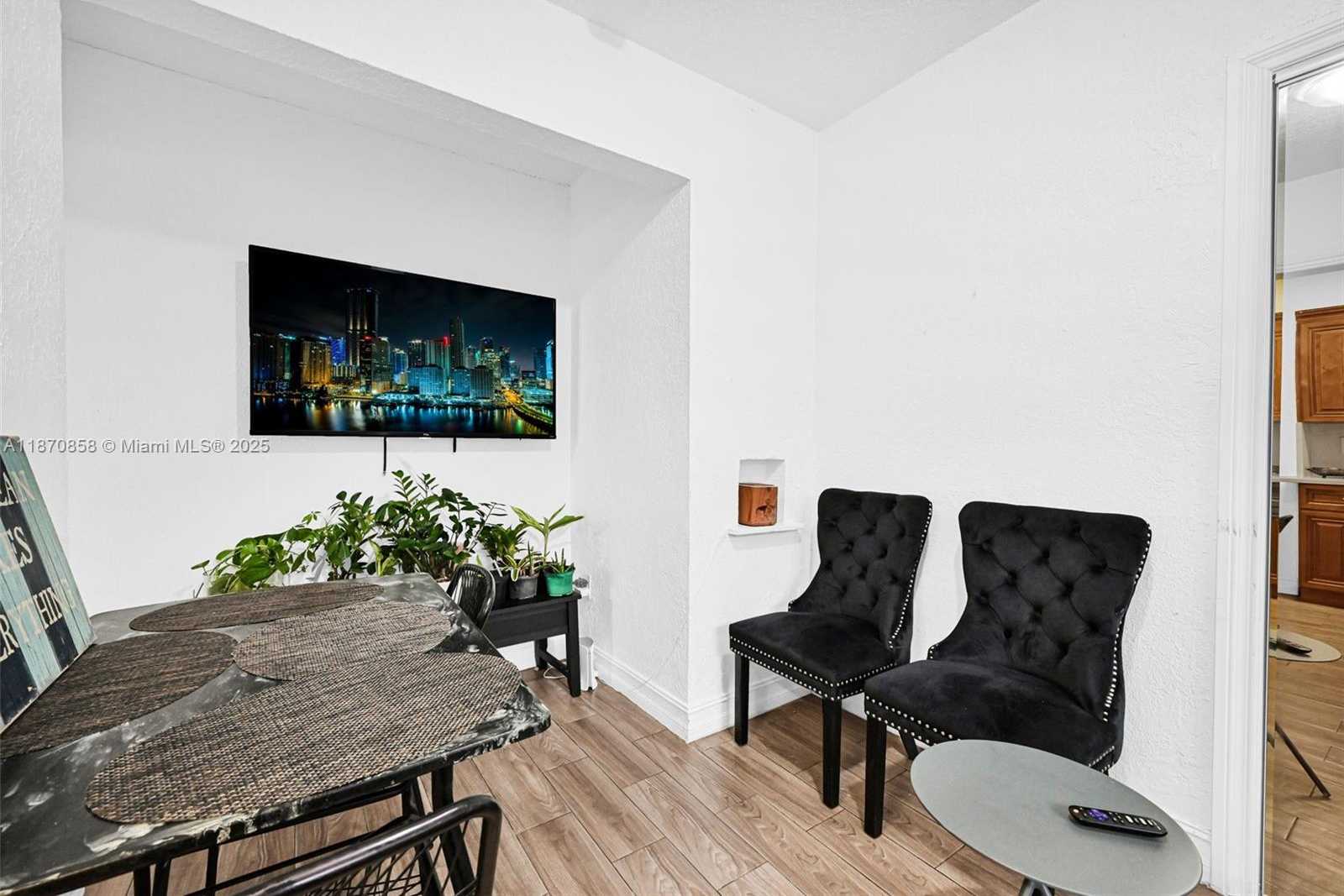 Small Image of 1784 MARSEILLE DR, Miami Beach Number 10
