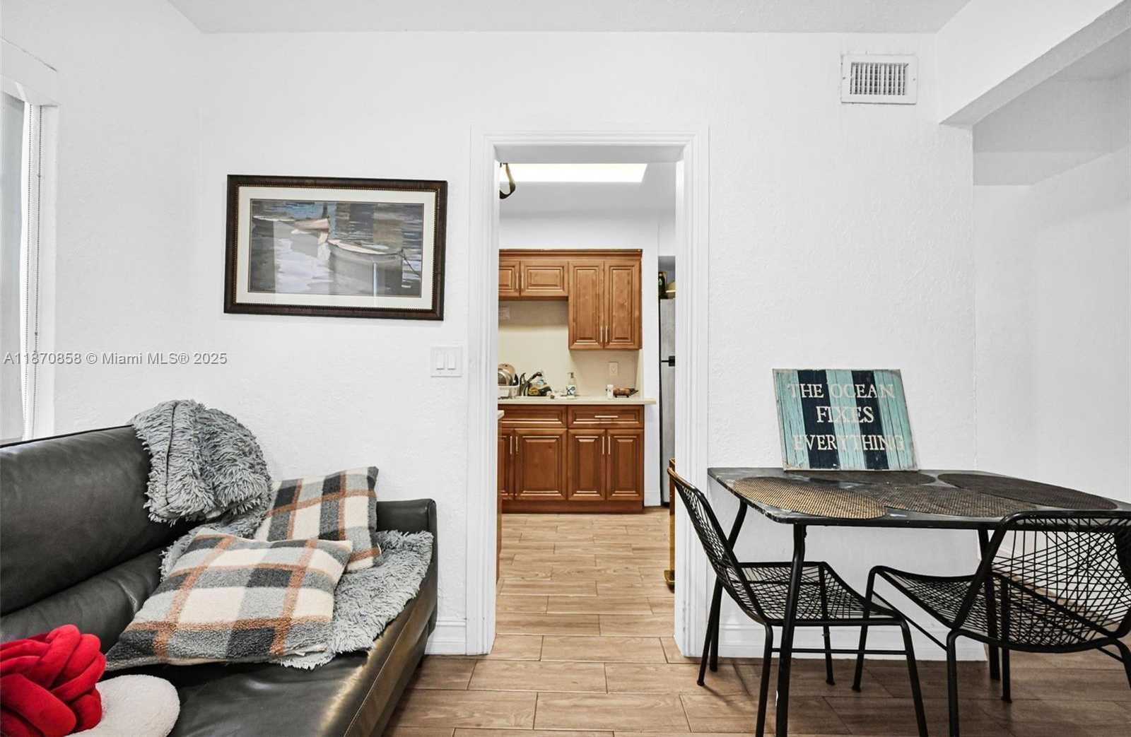 Small Image of 1784 MARSEILLE DR, Miami Beach Number 11