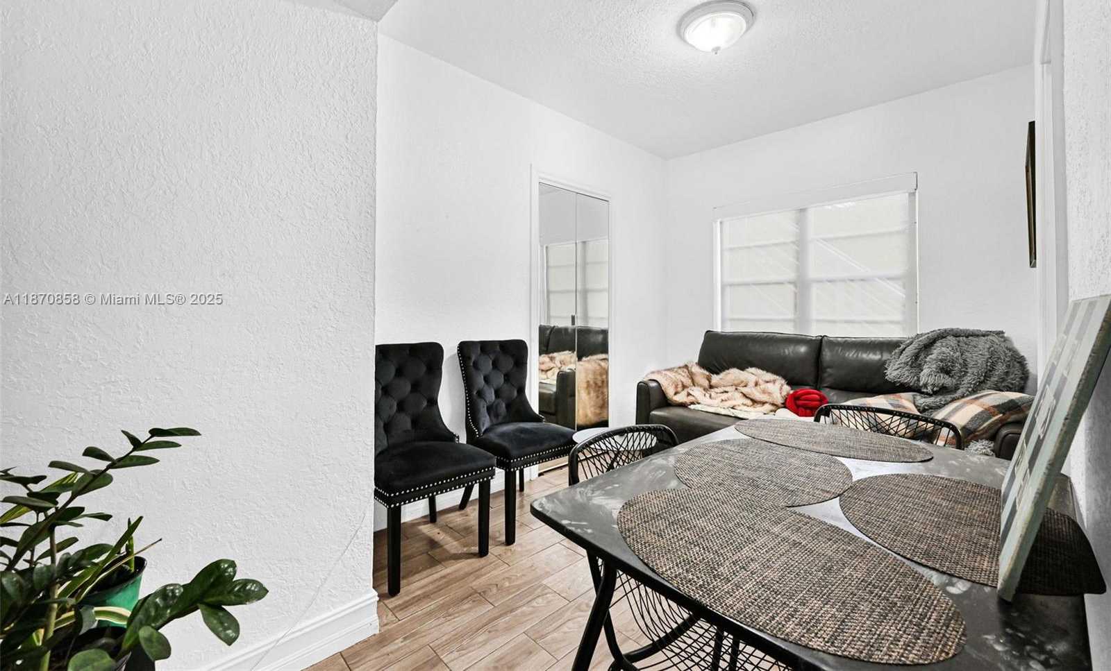 Small Image of 1784 MARSEILLE DR, Miami Beach Number 12