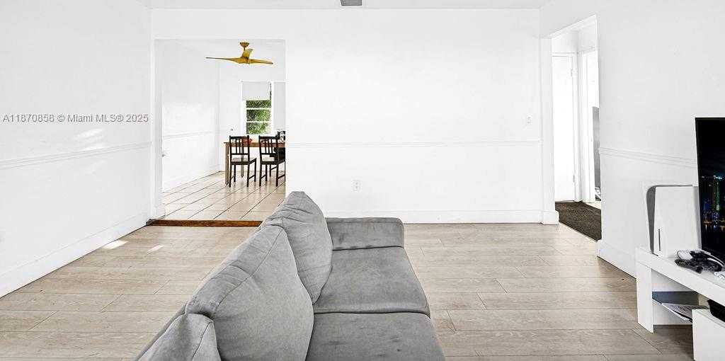 Small Image of 1784 MARSEILLE DR, Miami Beach Number 16