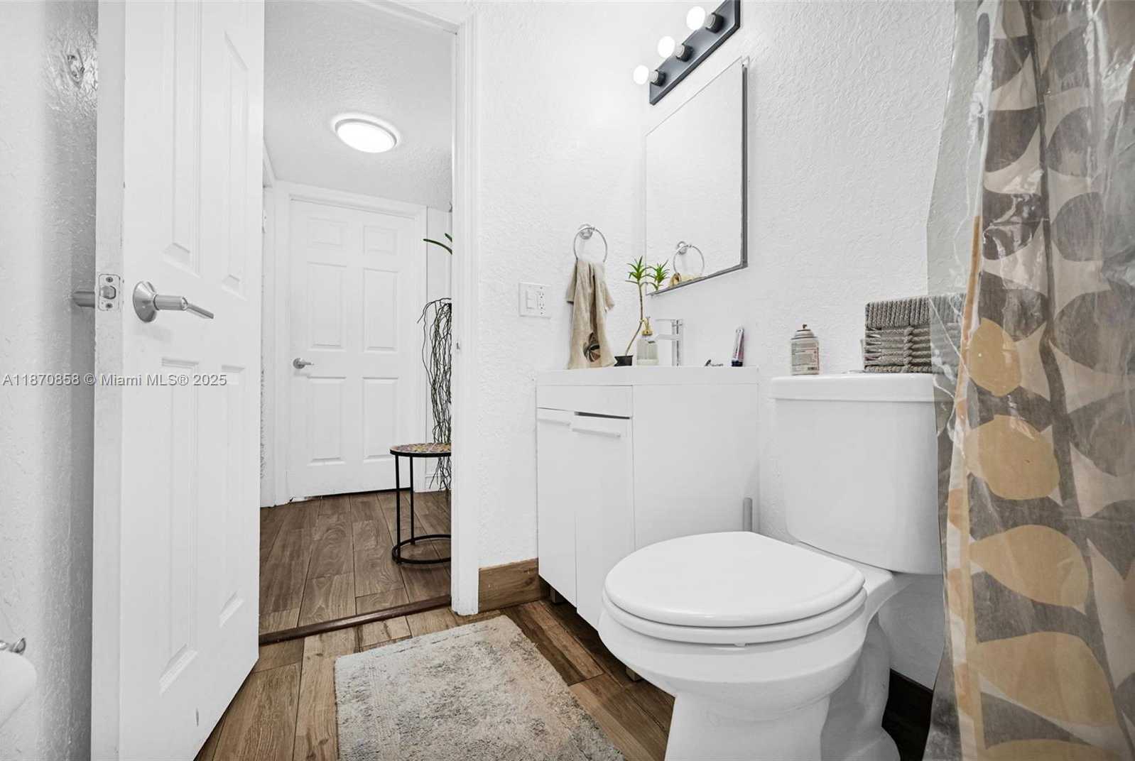 Small Image of 1784 MARSEILLE DR, Miami Beach Number 17
