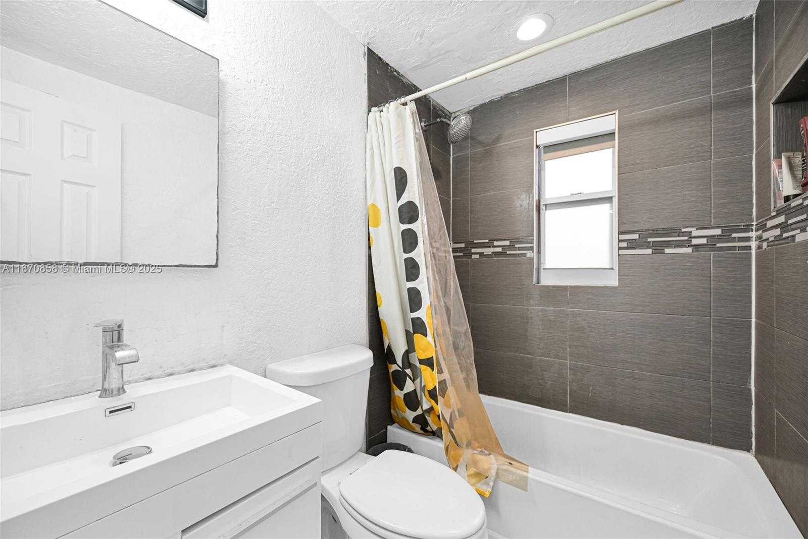 Small Image of 1784 MARSEILLE DR, Miami Beach Number 18