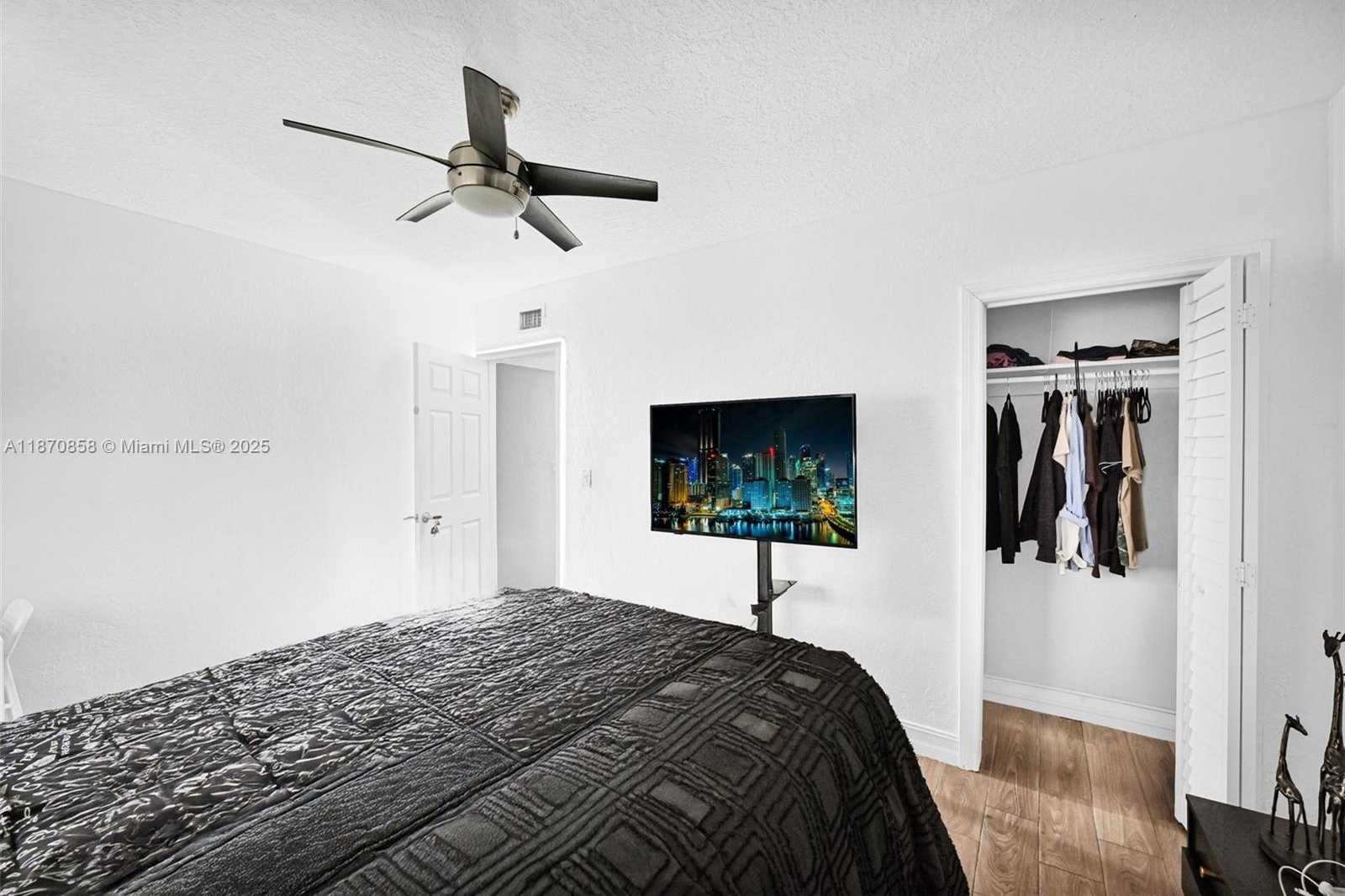 Small Image of 1784 MARSEILLE DR, Miami Beach Number 21